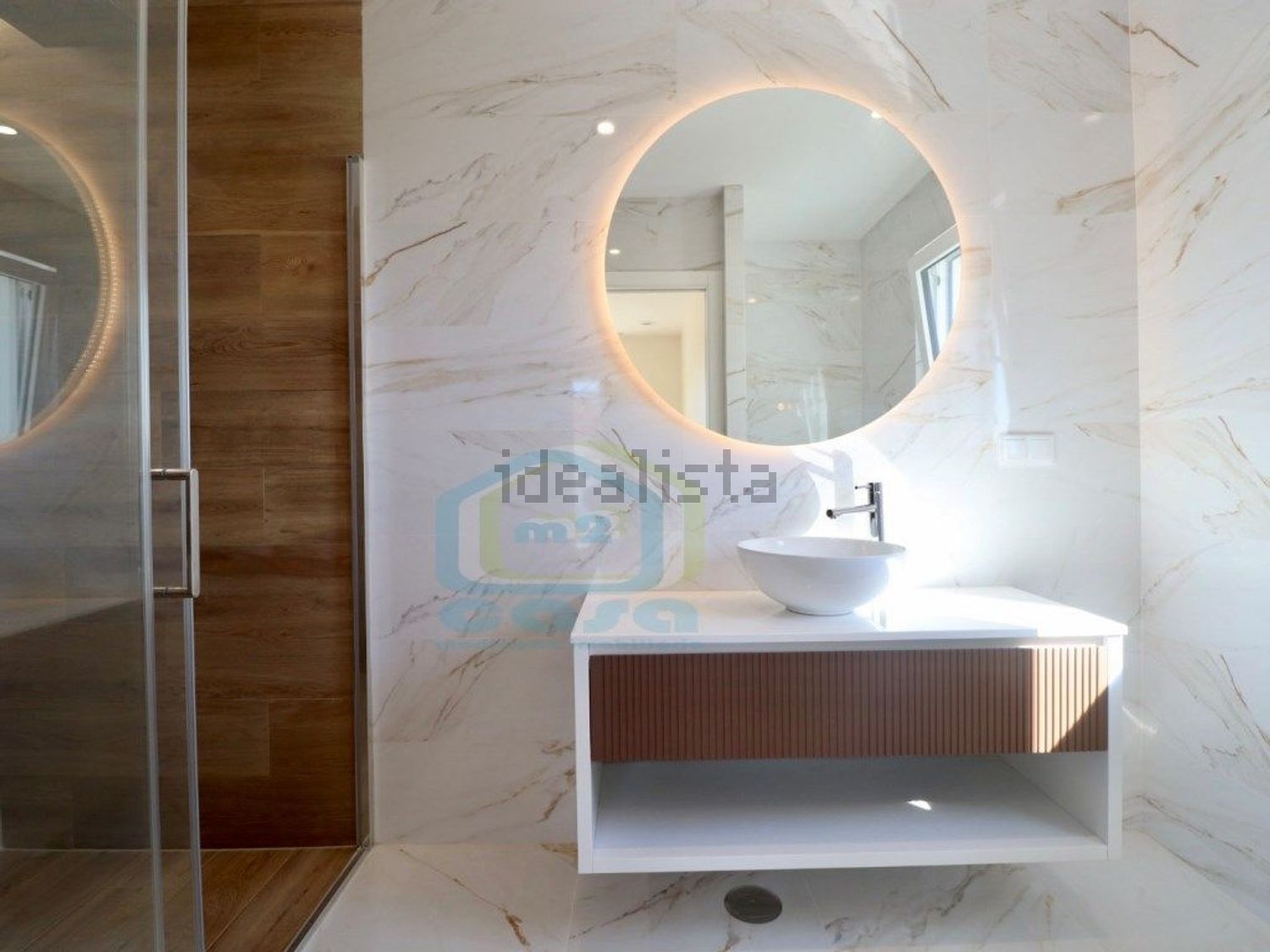 小楼房或独栋别墅出售在Rua das Flores - 卫生间