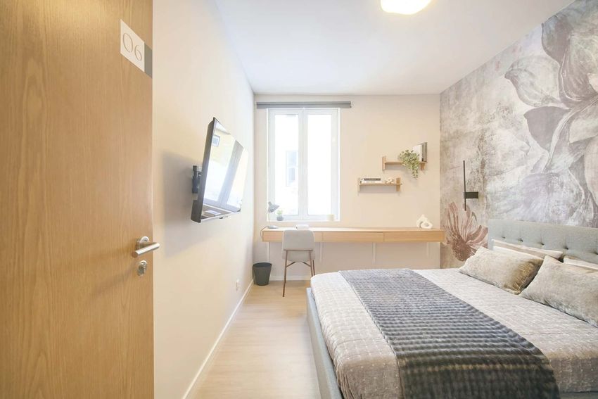 出租房间在Largo Vitorino Damásio, 2