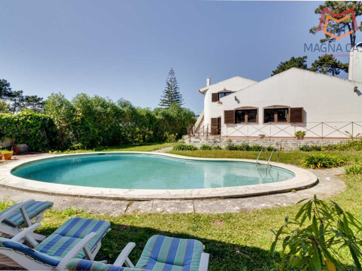 小楼房或独栋别墅出售在Rua dos Trovadores do Século XII - 游泳池