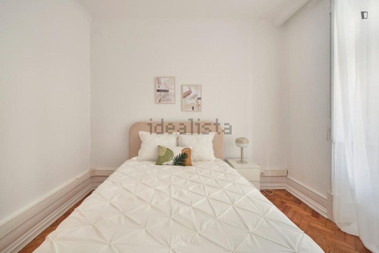 出租房间在Rua Castilho - 卧室