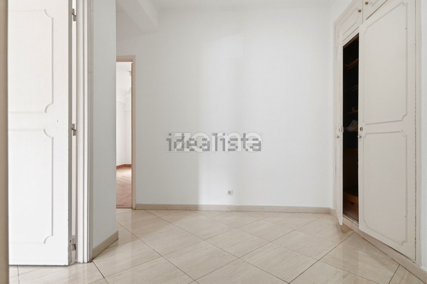 公寓 t4出售在Rua dos Soeiros, 335 - 前厅