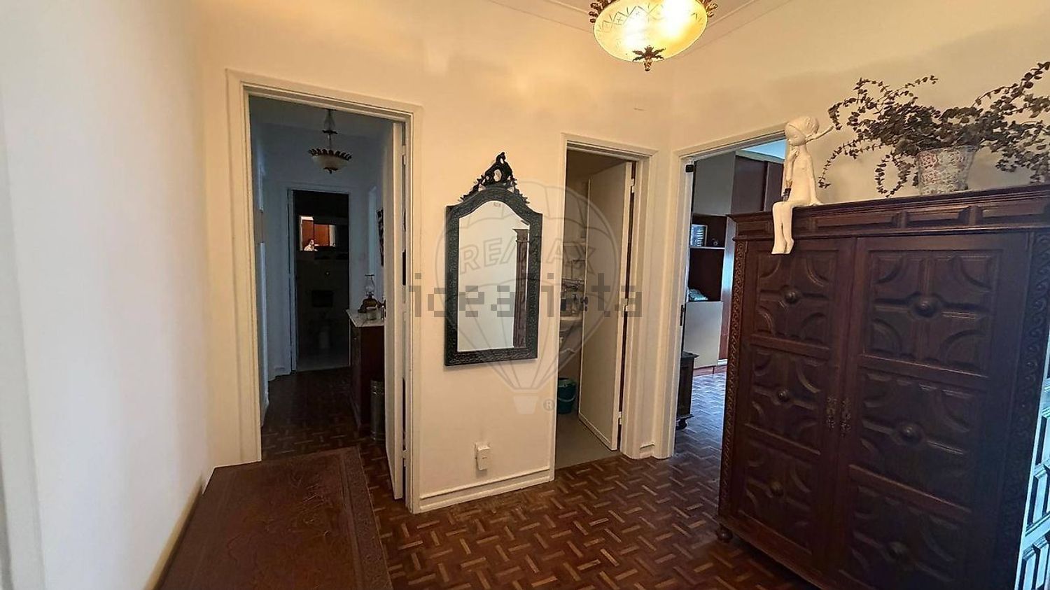 公寓 t3出售在Avenida Brito Pais - 过道