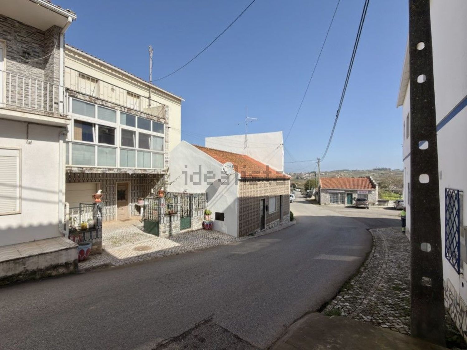 小楼房或独栋别墅出售在Rua Bernardo Martins - 外立面