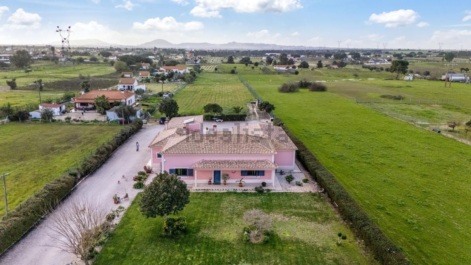 小楼房或独栋别墅出售N10 - 照片