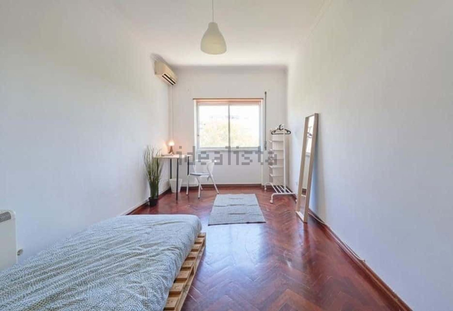 出租房间在Praça Capitães de Abril, 6 a - 卧室