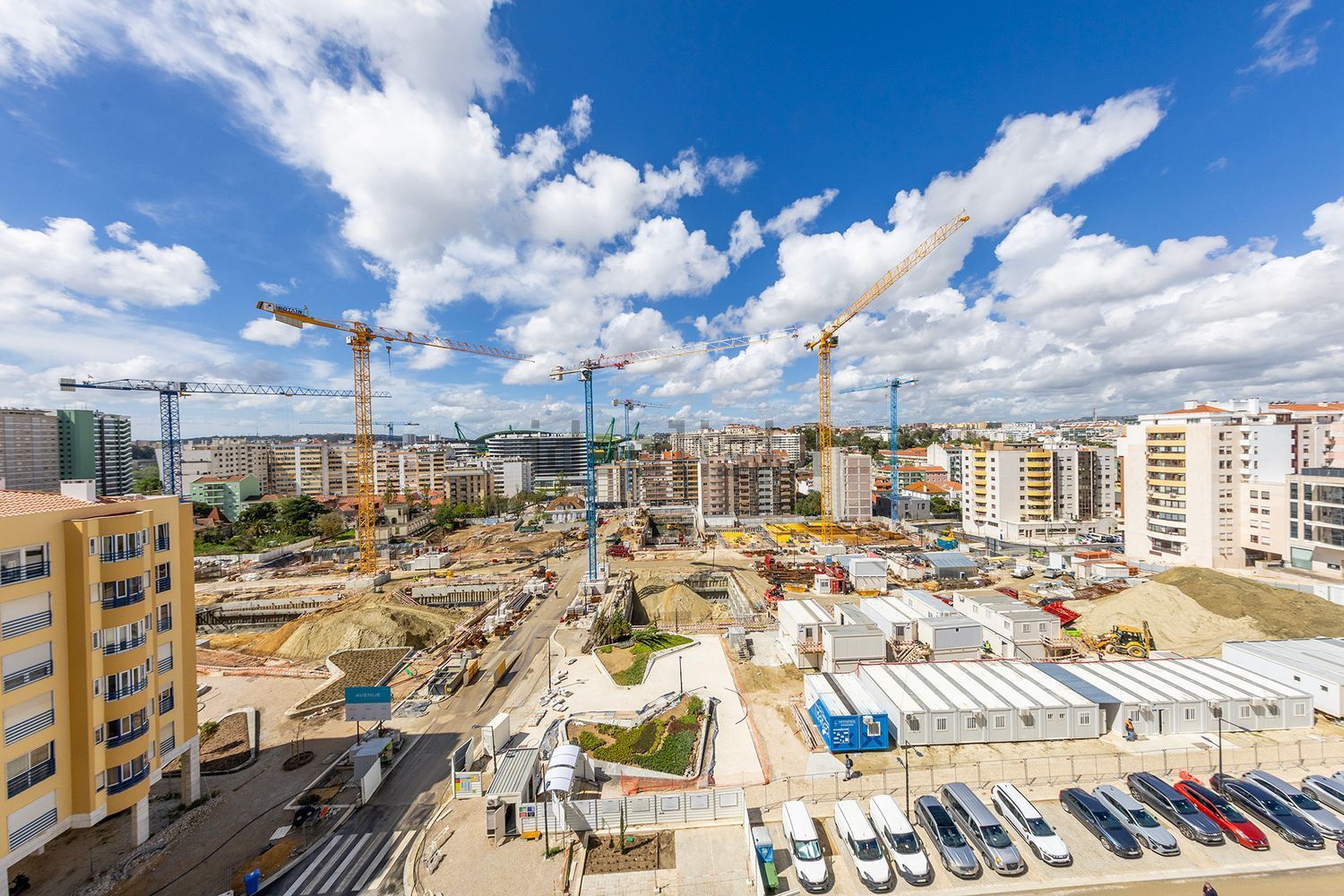 公寓 t4出售在Rua Embaixador Martins Janeira - 视线