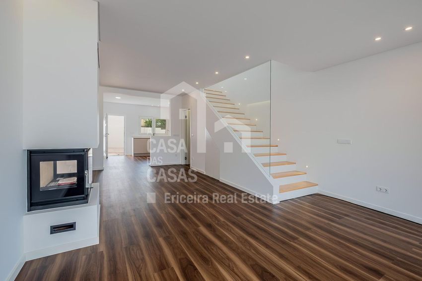 联排别墅出售在Rua da Cancelinha, 12