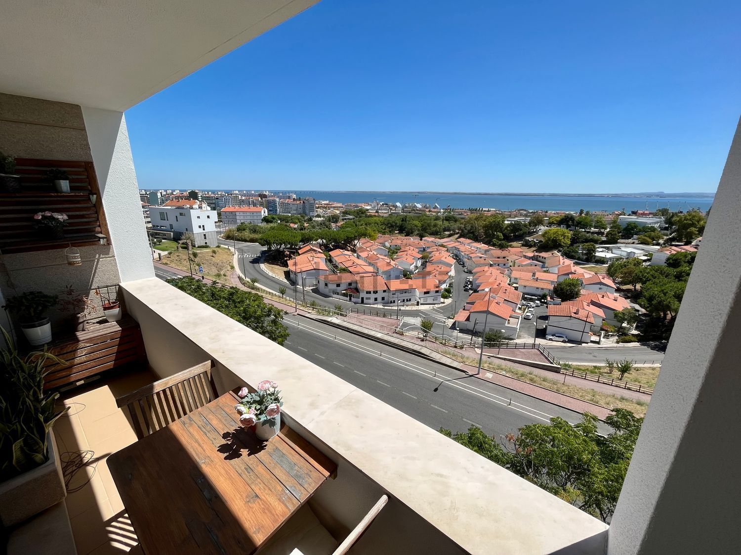 出租公寓 t3在Rua Engenheiro Cunha Leal, 36 - 露台