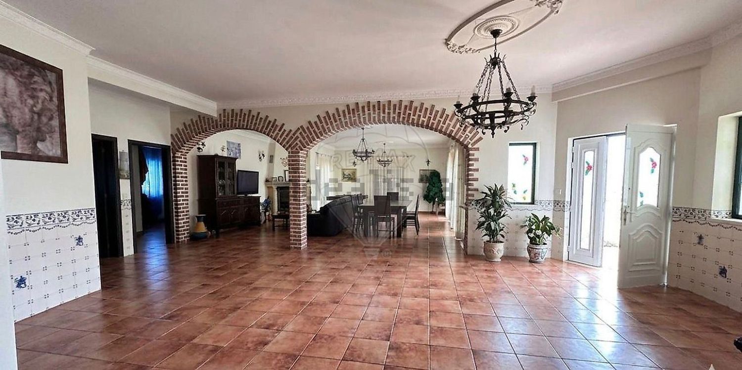 小楼房或独栋别墅出售在Rua do Sol - 照片