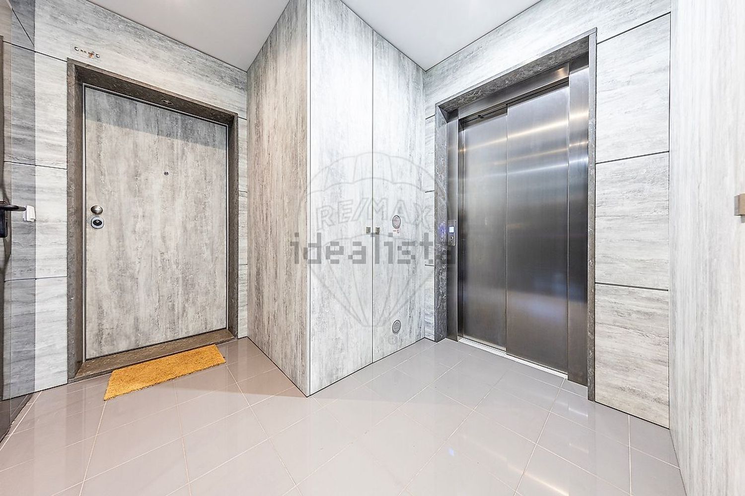 公寓 t2出售在Rua Professor Leite da Cunha - 过道