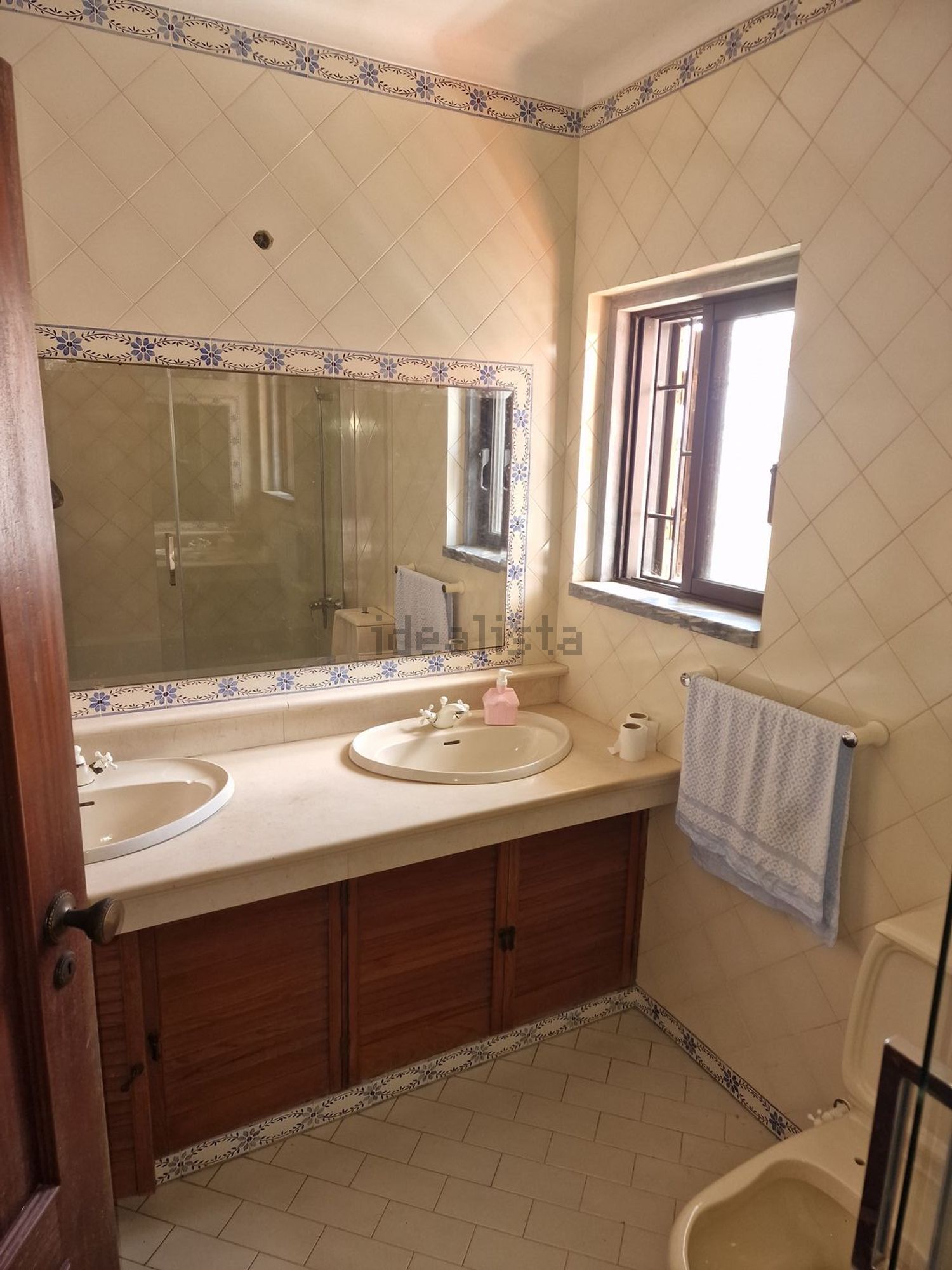 双拼别墅出售在Rua Fernando Namora, 6 - 卫生间