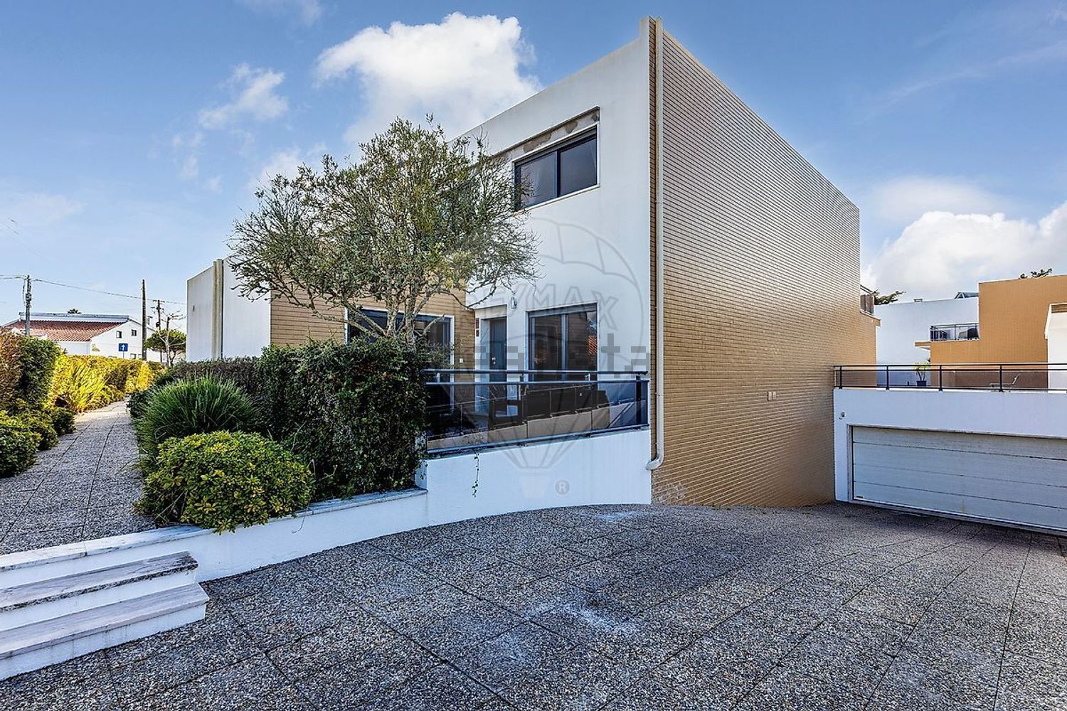 小楼房或独栋别墅出售在Largo do Juncalinho - 外立面