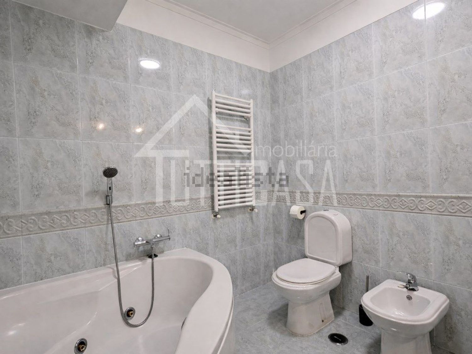 公寓 t2出售在Rua Francisco Pereira Júnior - 卫生间