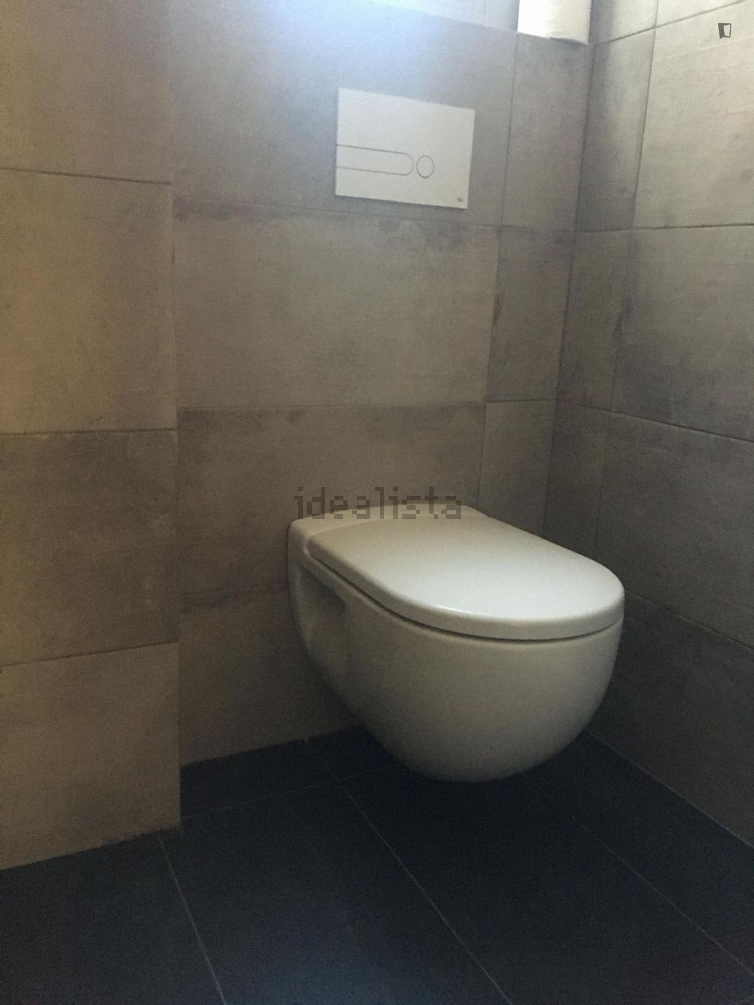 出租房间在Rua Angra do Heroísmo - 卫生间