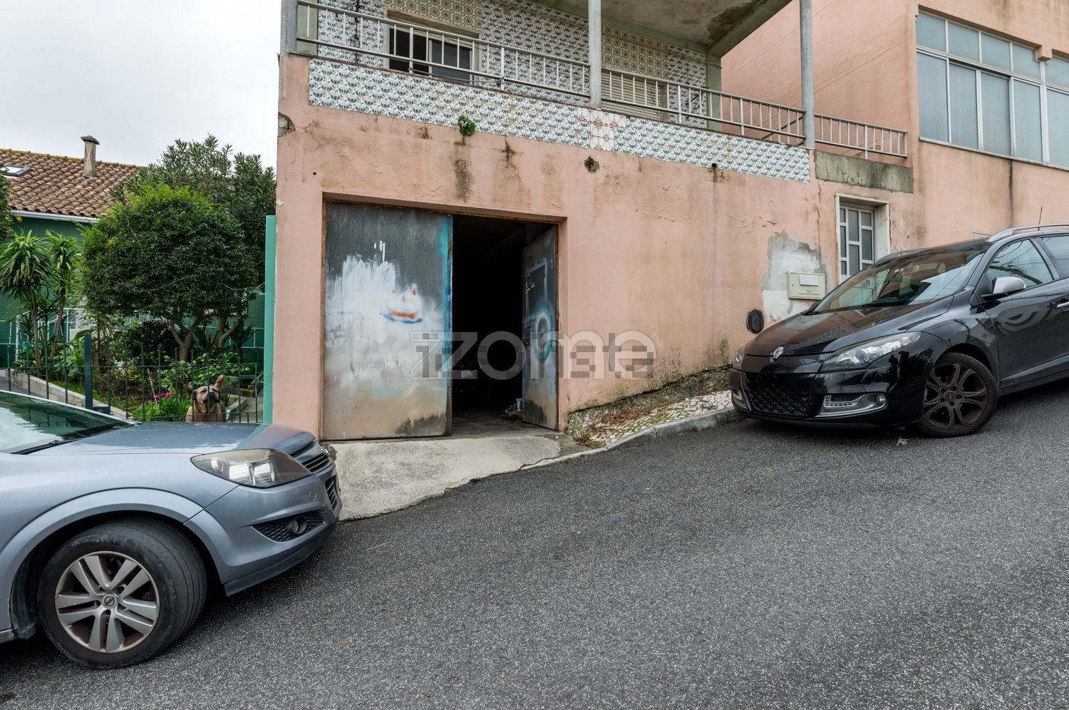 小楼房或独栋别墅出售在Rua da Liberdade, 102 - 停车位