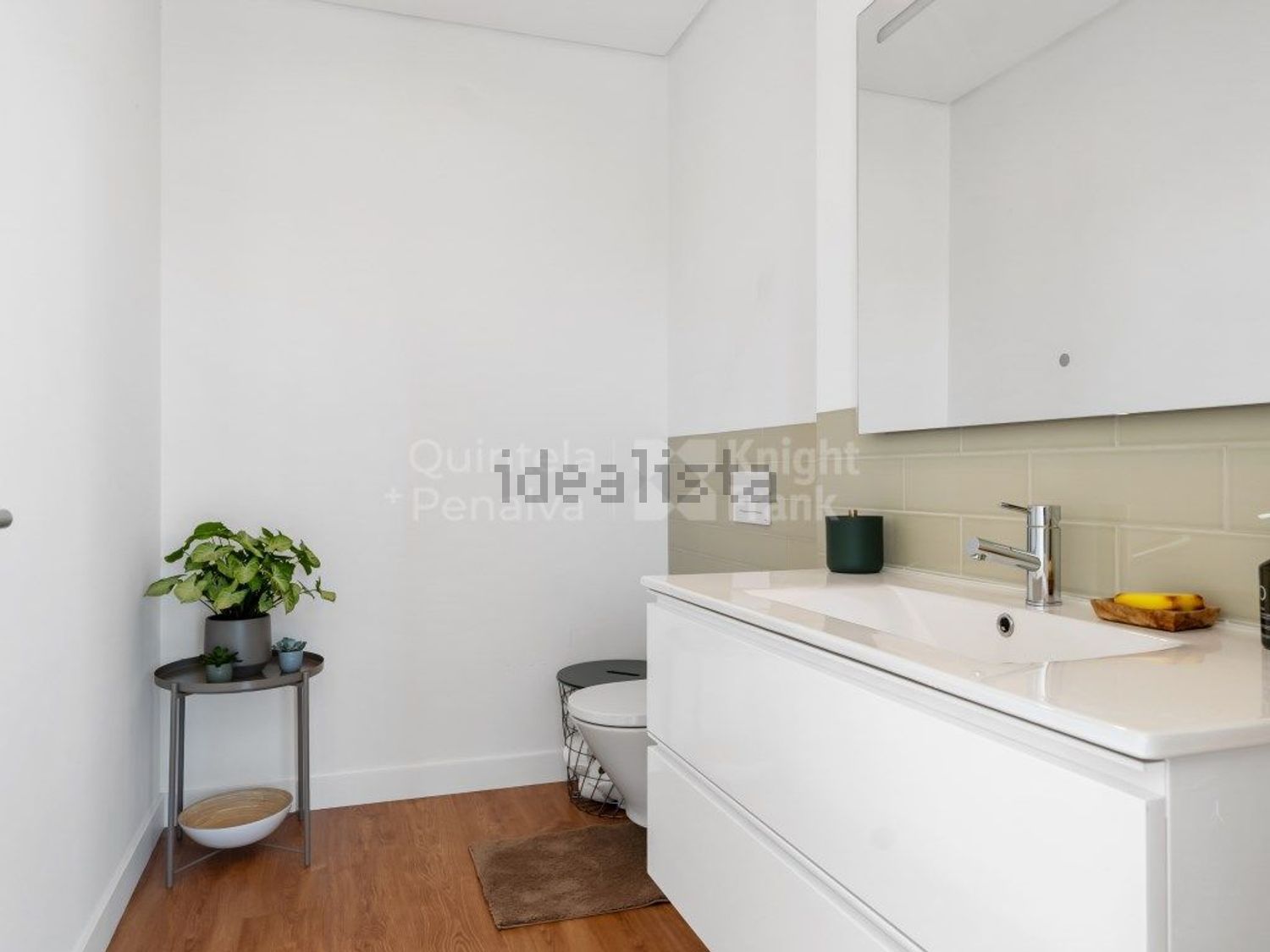 小楼房或独栋别墅出售在Estrada do Rodízio, 76 - 卫生间