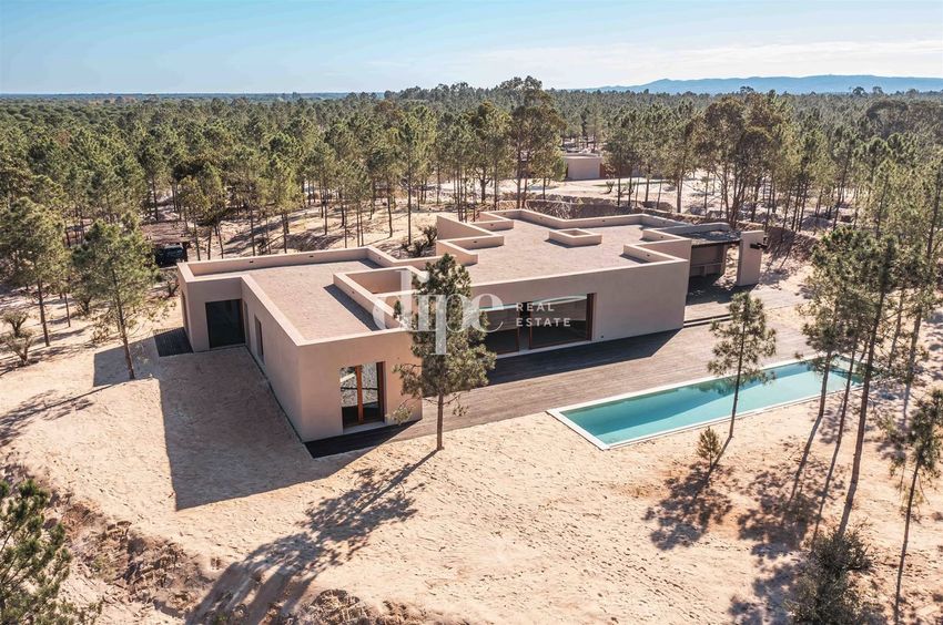 小楼房或独栋别墅出售在Melides