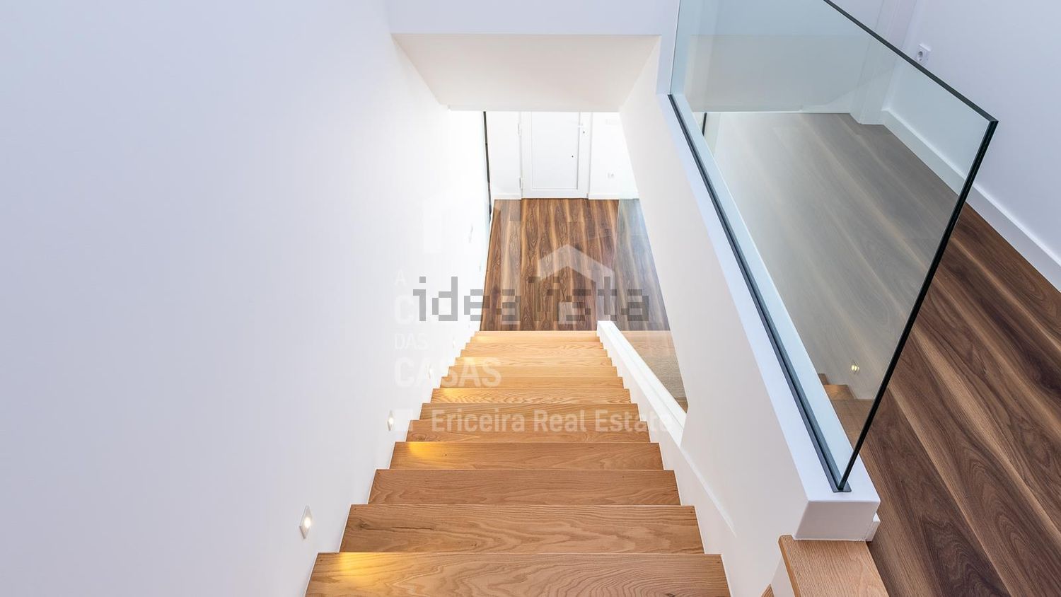 联排别墅出售在Rua da Cancelinha, 12 - 楼梯