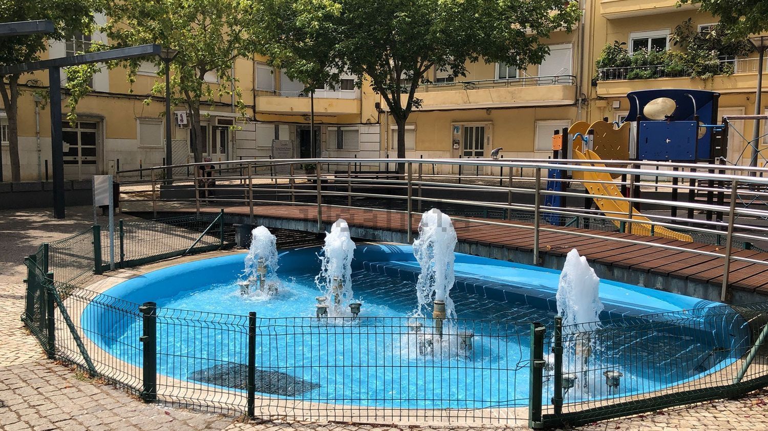 出租房间在Praceta José Augusto Gouveia, 5 - 游泳池