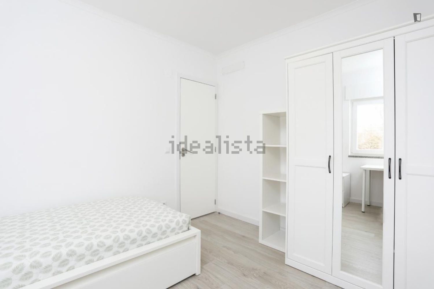 出租房间在Rua Guiomar Torresão - 试衣间