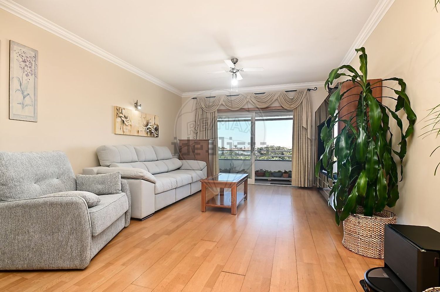 公寓 t3出售在Rua Água-Marinha - 客厅