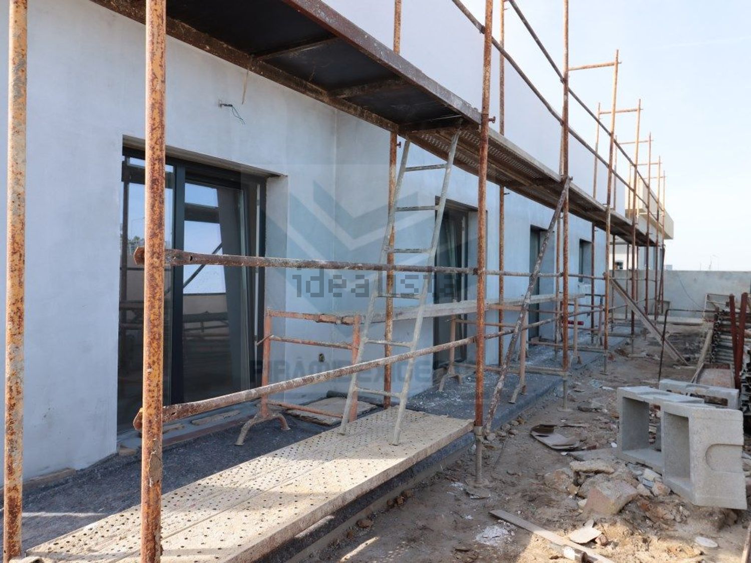 小楼房或独栋别墅出售在Moita - 照片