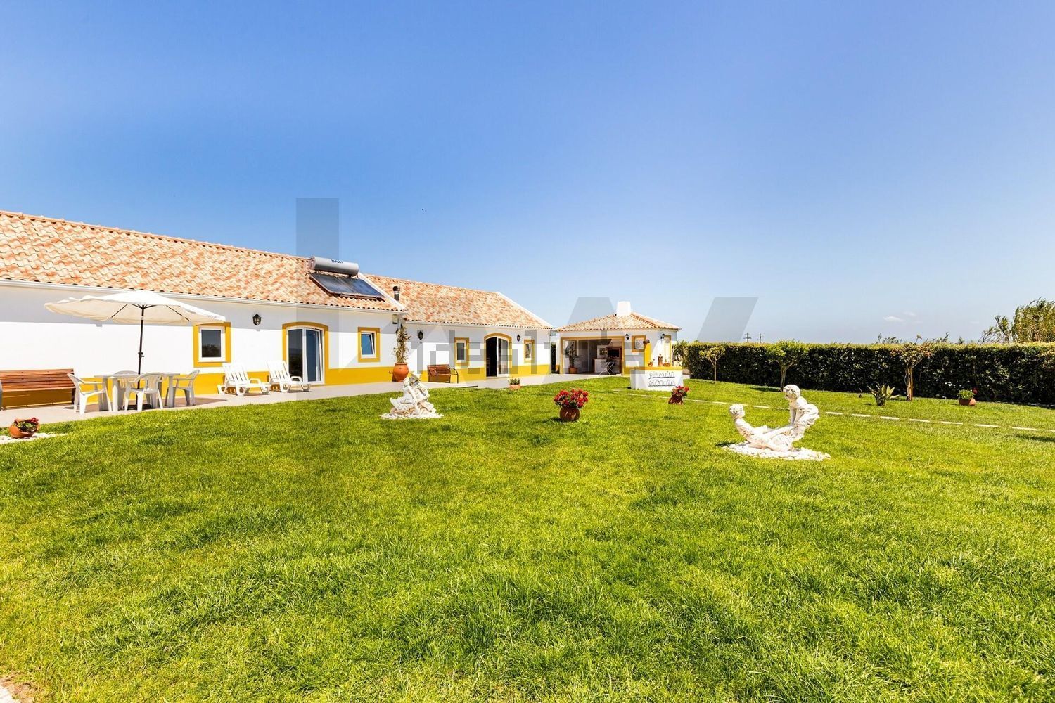 小楼房或独栋别墅出售在Rua de Cambelas - 外立面