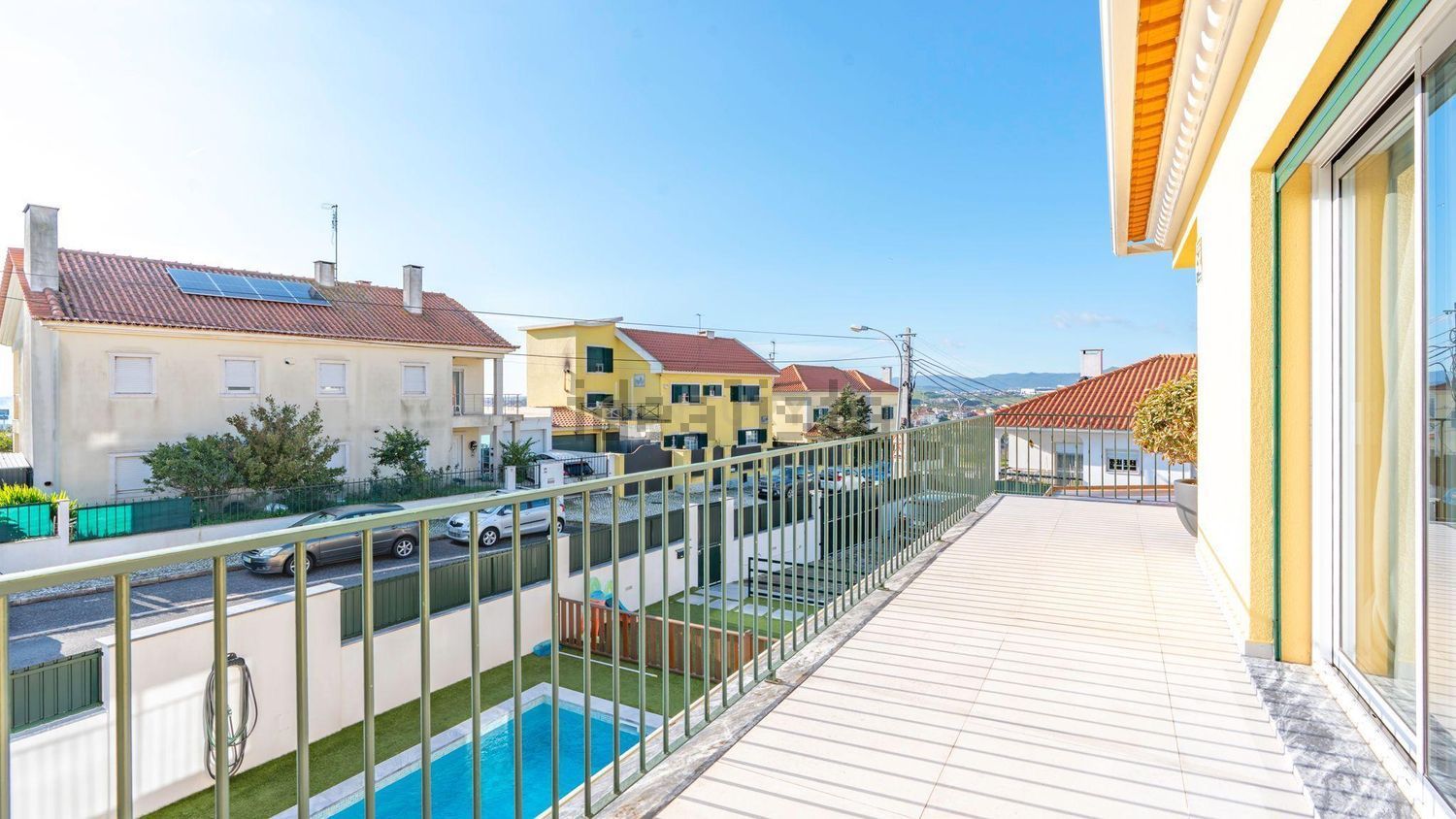 小楼房或独栋别墅出售在Avenida Engenheiro Arantes e Oliveira, 4 - 阳台