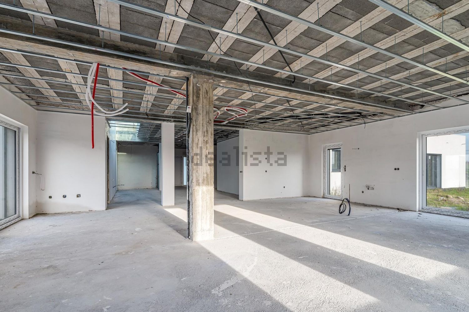 小楼房或独栋别墅出售在São Bartolomeu dos Galegos e Moledo - 停车位