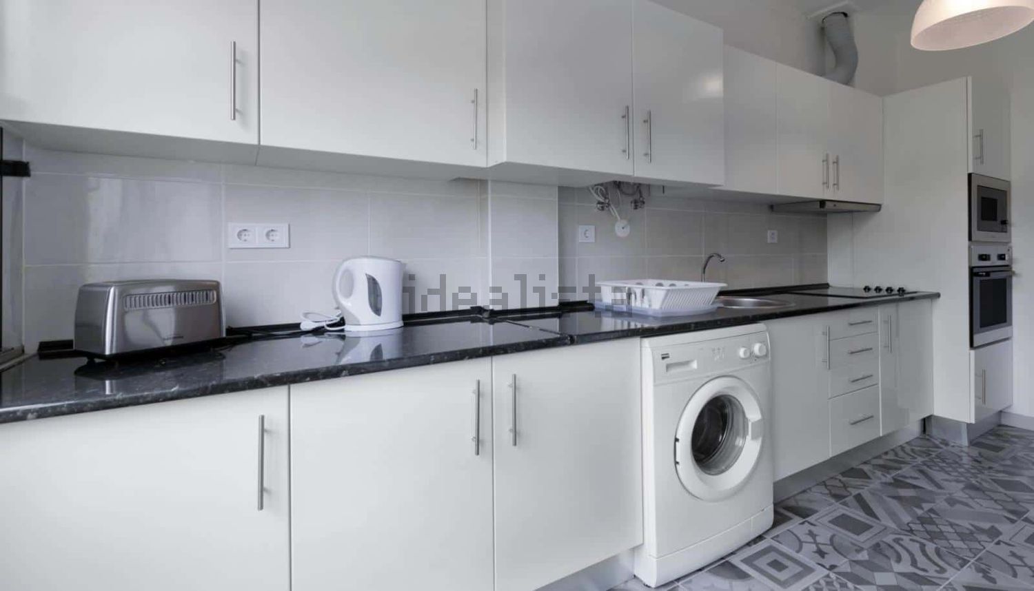 出租房间在Praceta das Roiçadas s/n - 厨房