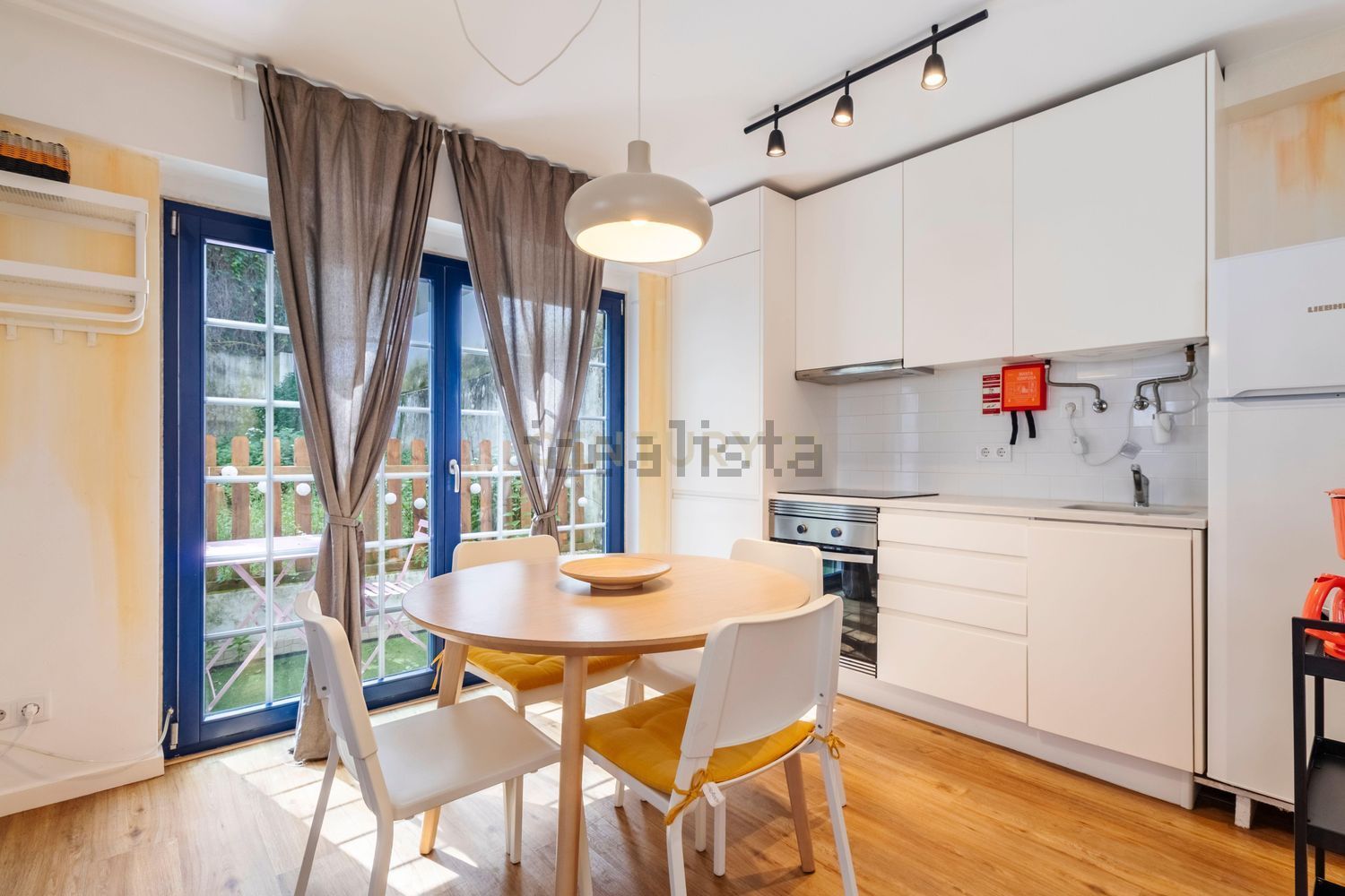 T0（单人公寓）出售在Rua Possidónio da Silva, 130 - 客厅