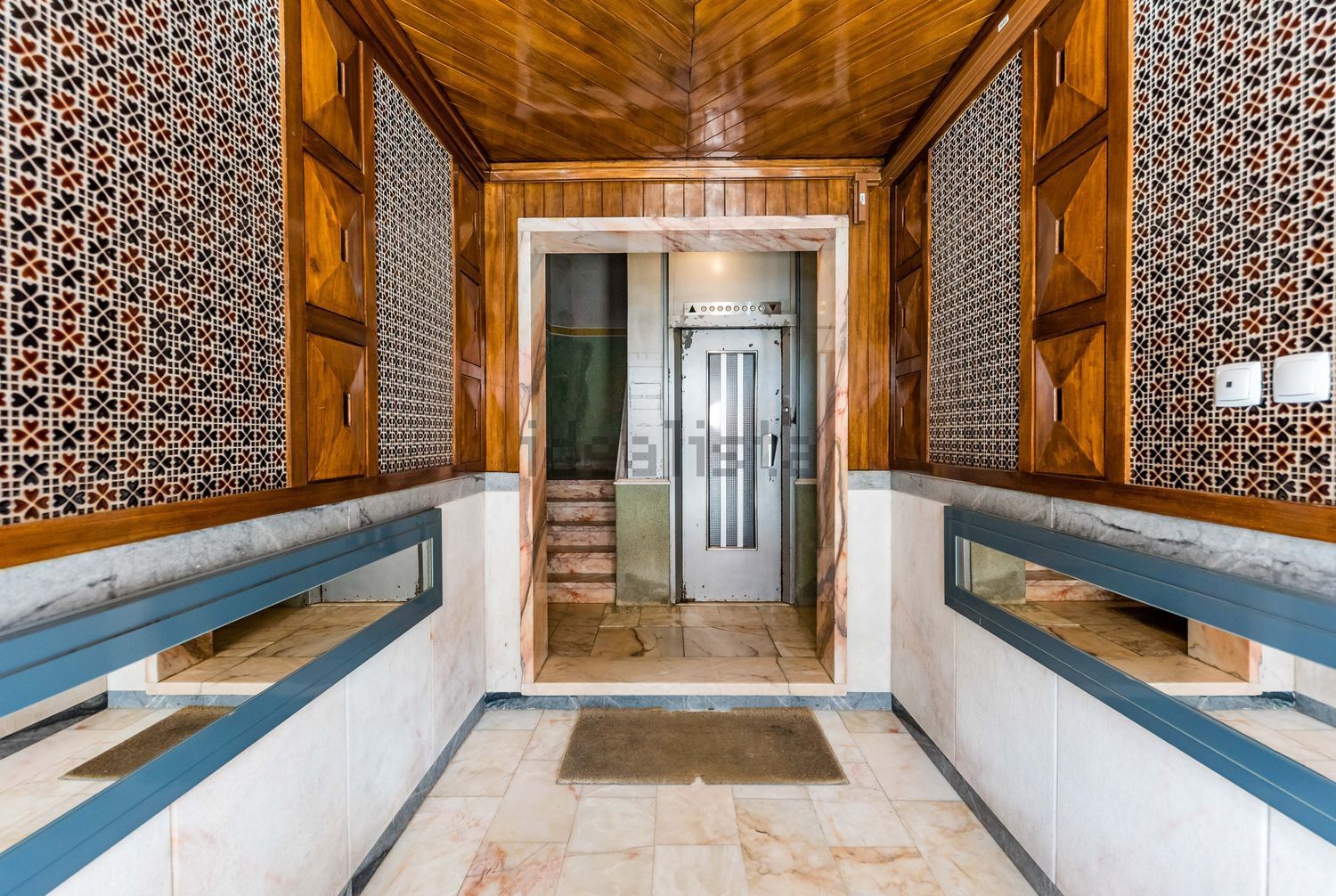 公寓 t2出售在Rua Almeida Garrett - 过道