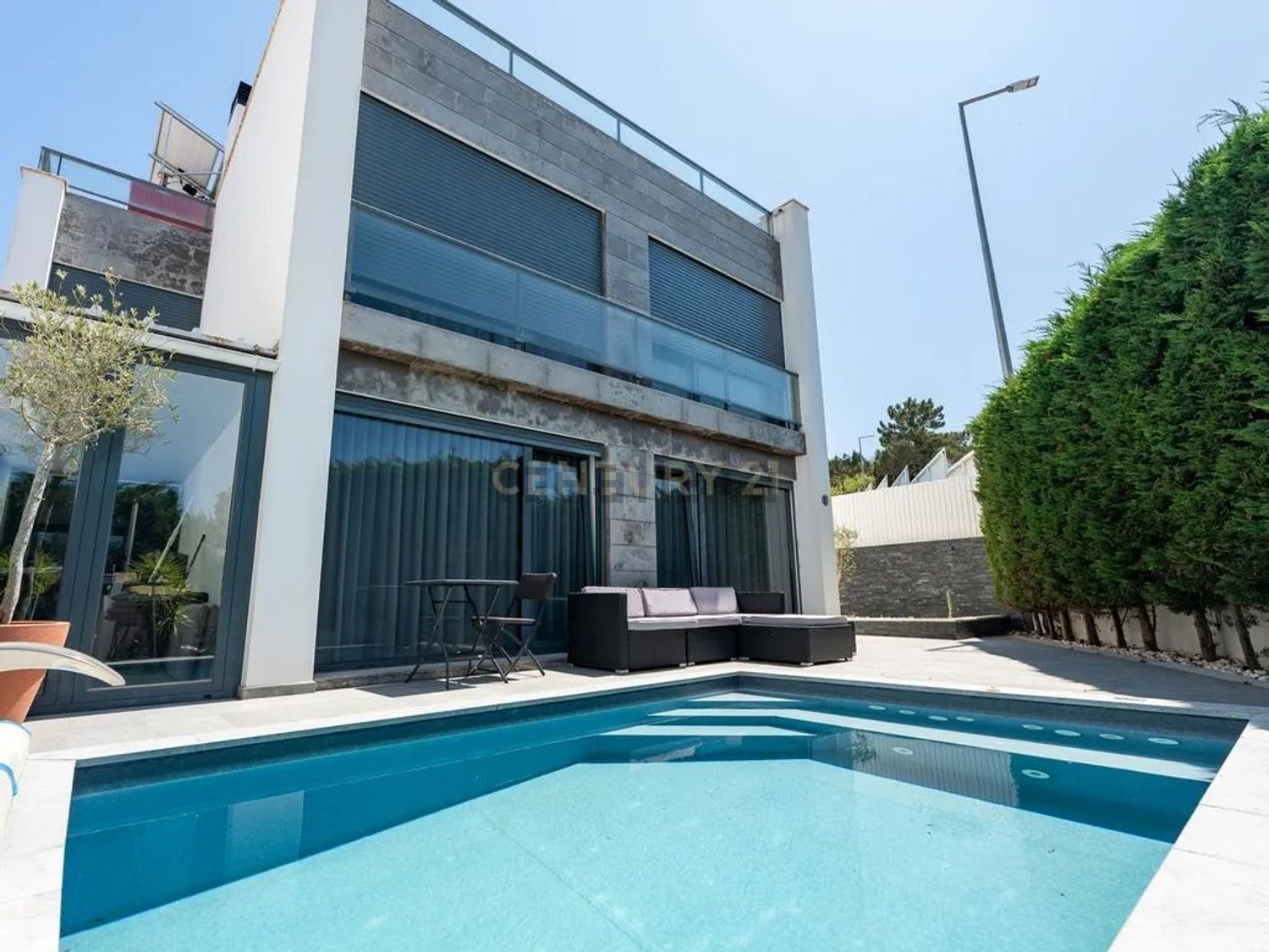 小楼房或独栋别墅出售在Rua dos Calços - 游泳池