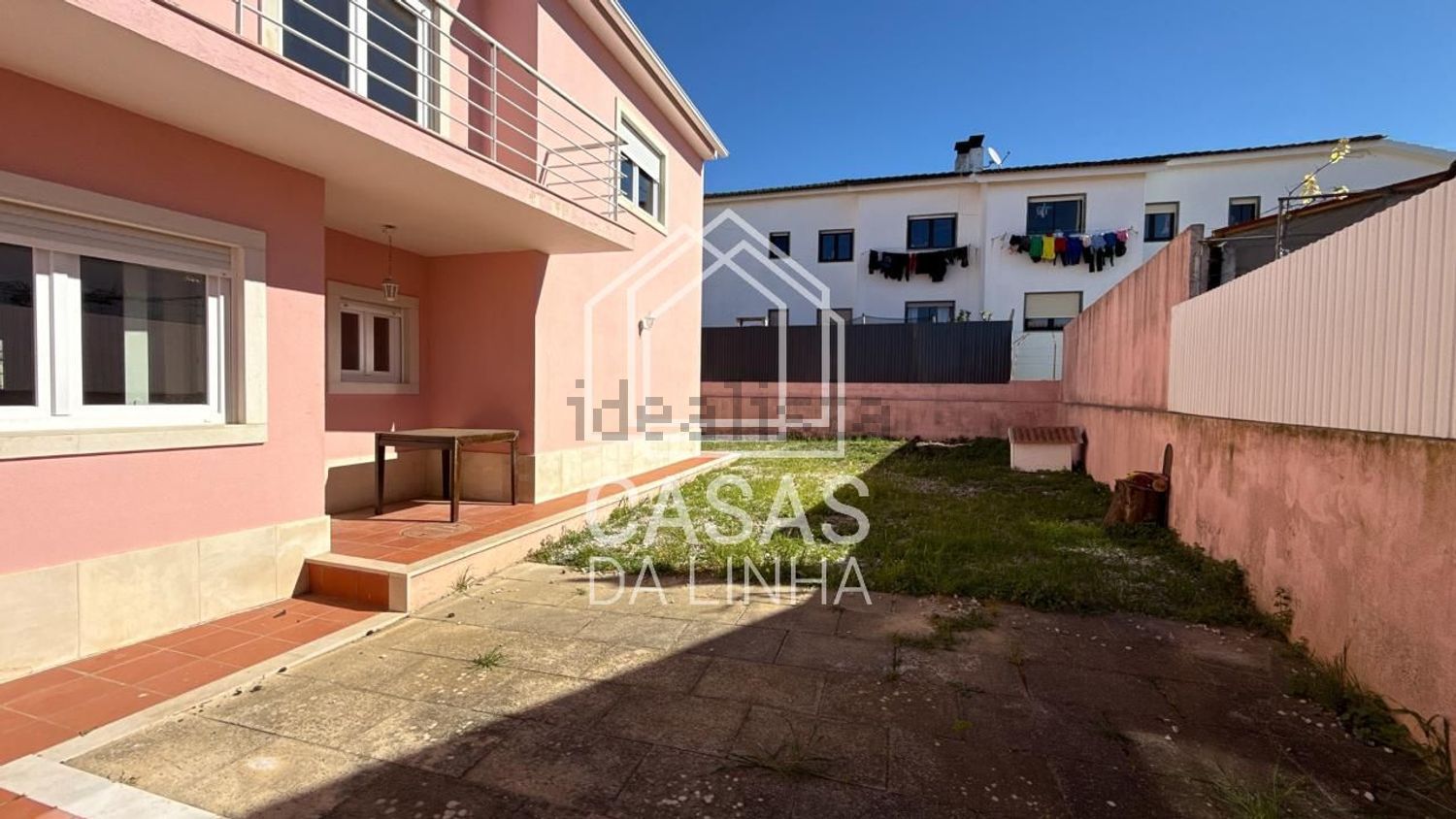 出租小楼房或独栋别墅在Tires - 花园