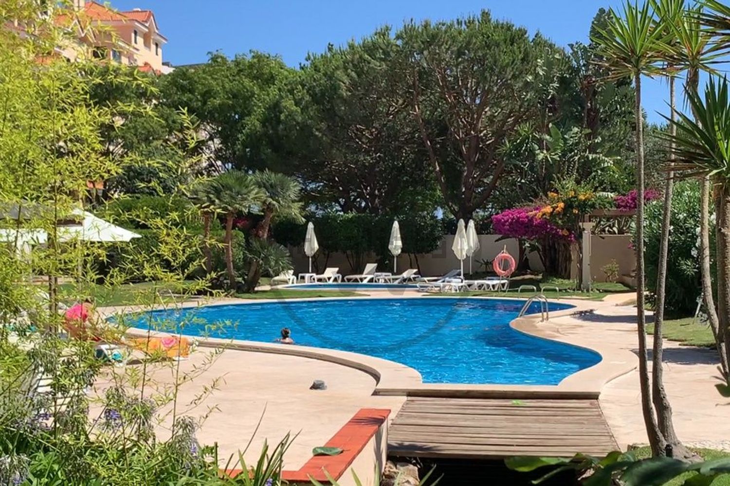 出租公寓 t4在Avenida Manuel Júlio Carvalho e Costa - 游泳池