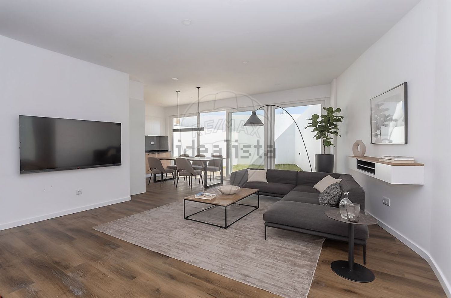 小楼房或独栋别墅出售在Praceta José Escada - 客厅