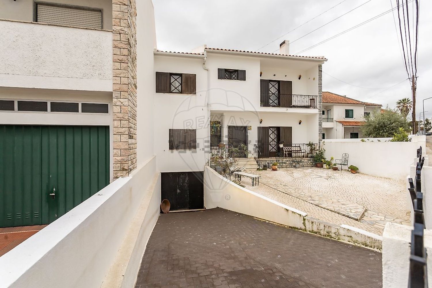 小楼房或独栋别墅出售在Rua José Fontana - 外立面