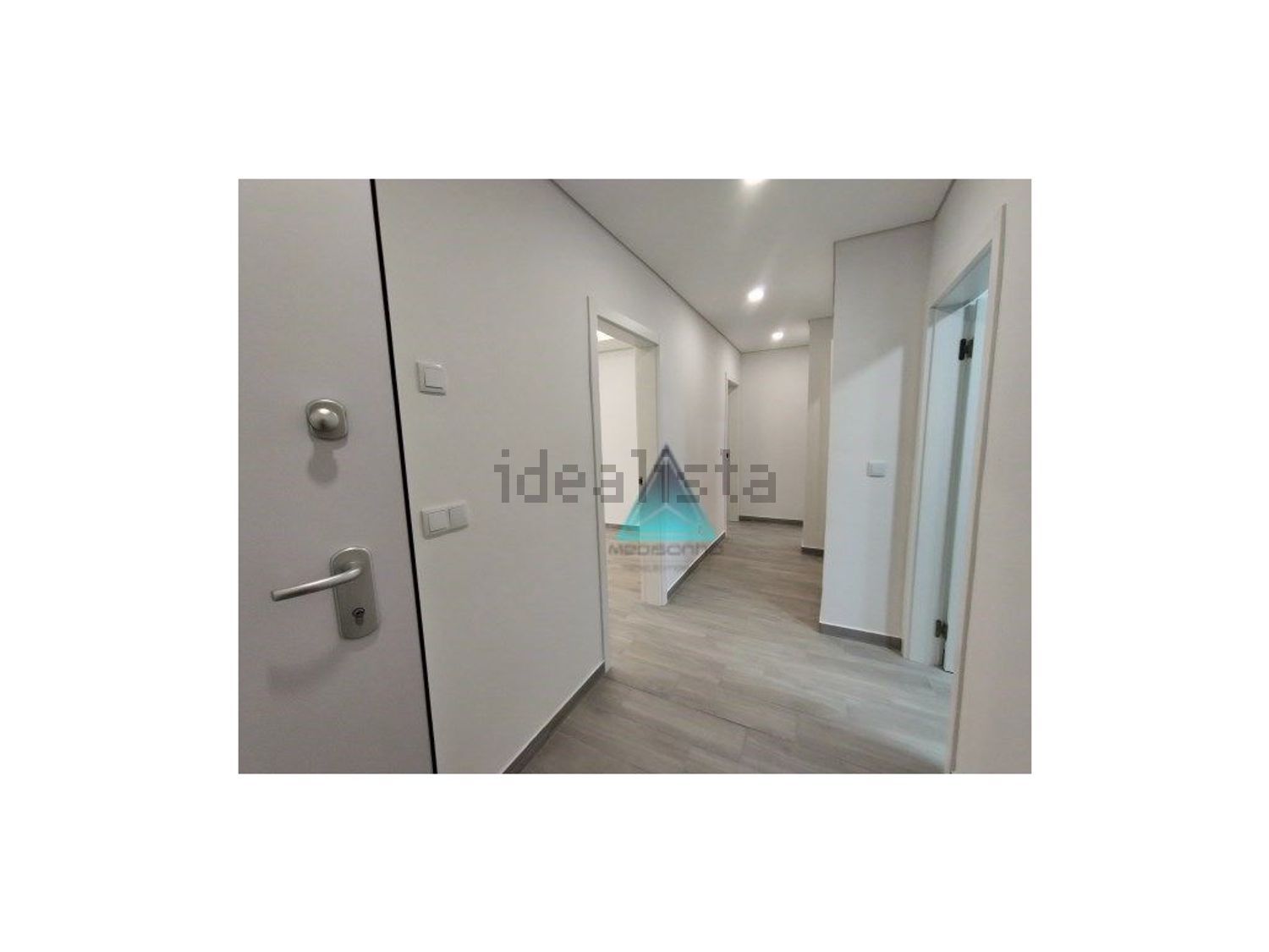 公寓 t3出售在Centro de Laranjeiro - 过道