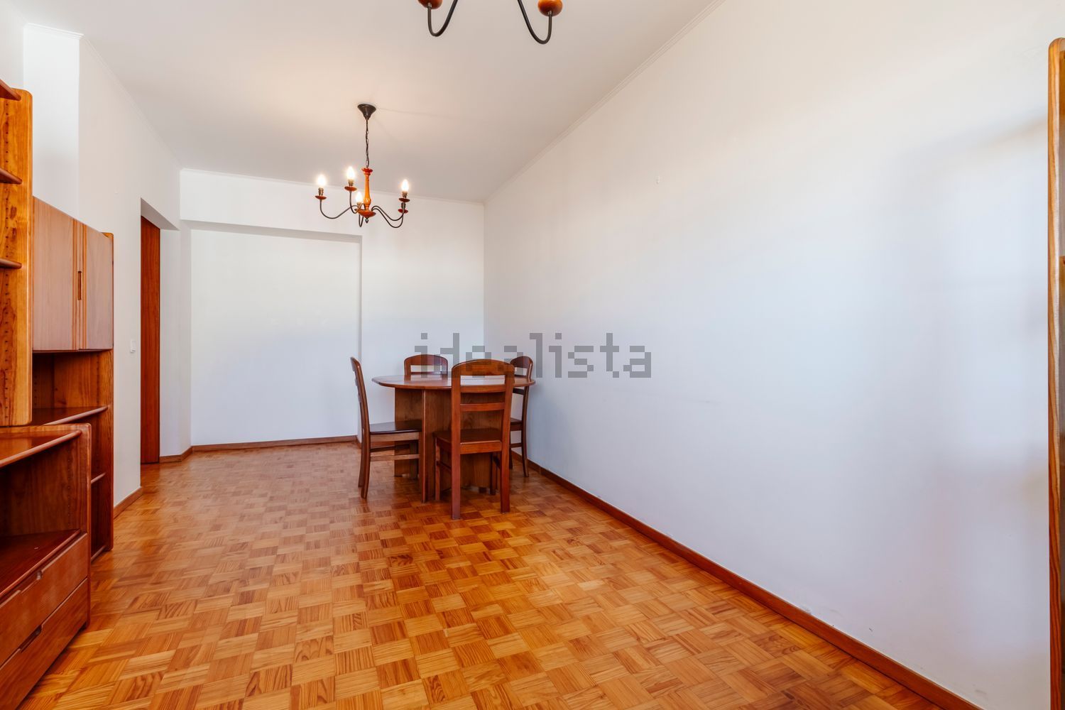 出租公寓 t2在Rua David Mourão Ferreira, 3 - 客厅