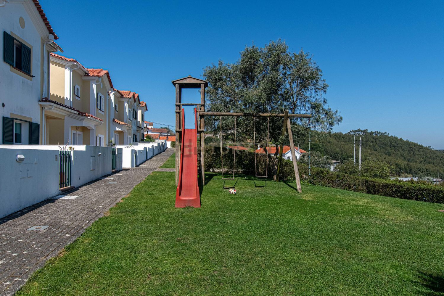 联排别墅出售在Venda do Pinheiro e Santo Estêvão das Galés - 花园