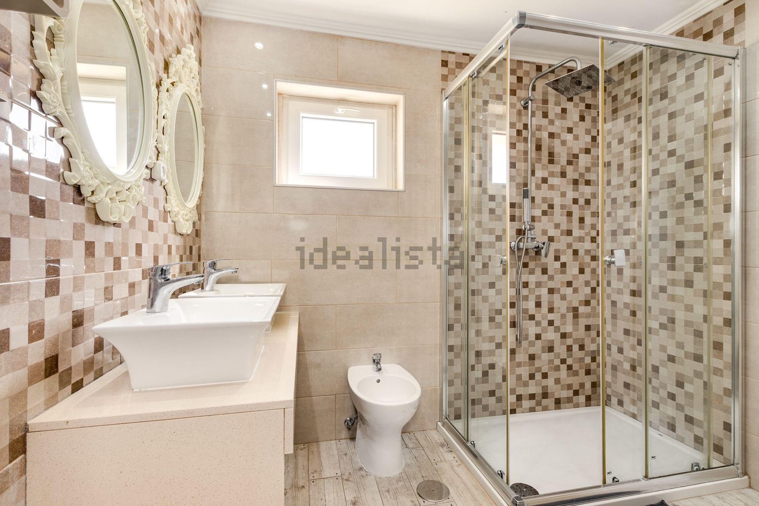 小楼房或独栋别墅出售在Rua São Valentim, 236 b - 卫生间