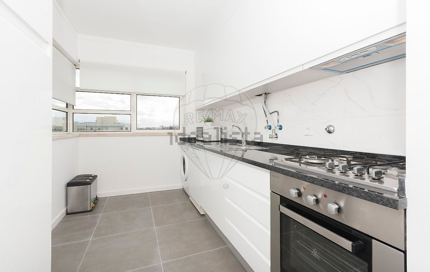 出租公寓 t2在Rua Álvaro Benamor - 厨房