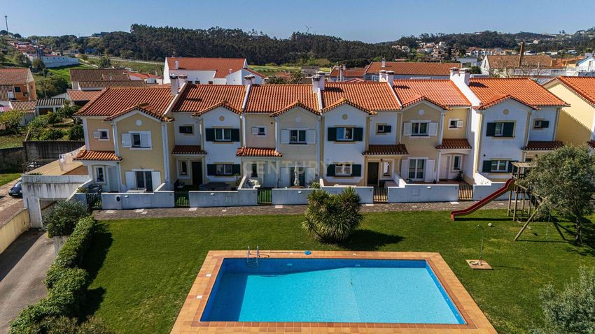 联排别墅出售在Venda do Pinheiro e Santo Estêvão das Galés