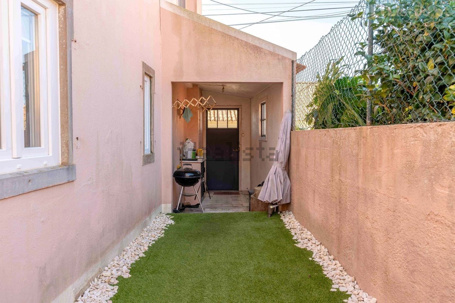 小楼房或别墅出售在Rua Dom António Correia de Sá - 照片