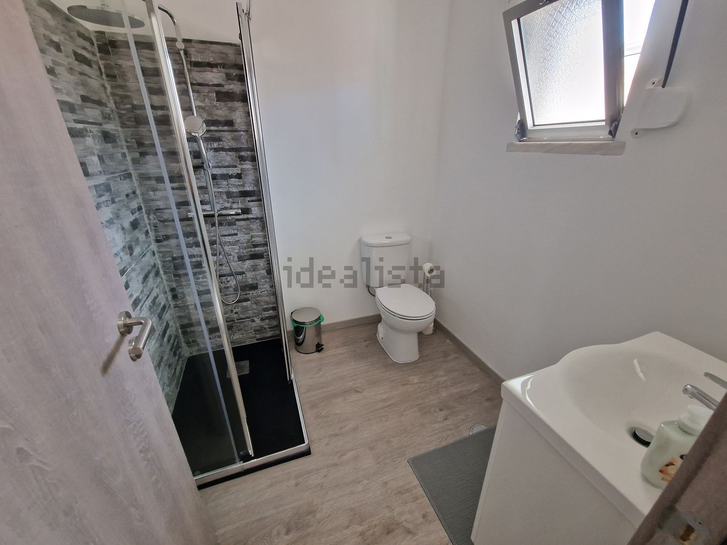 出租房间在Rua dos Combatentes da Grande Guerra, 3 - 卫生间