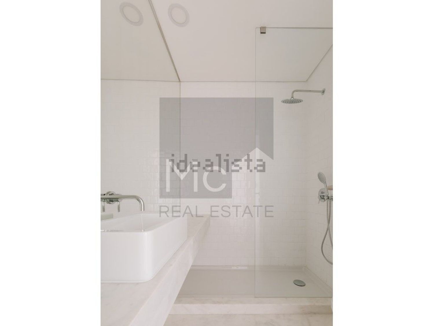 出租公寓 t2在Avenida General Roçadas, 70 C - 卫生间