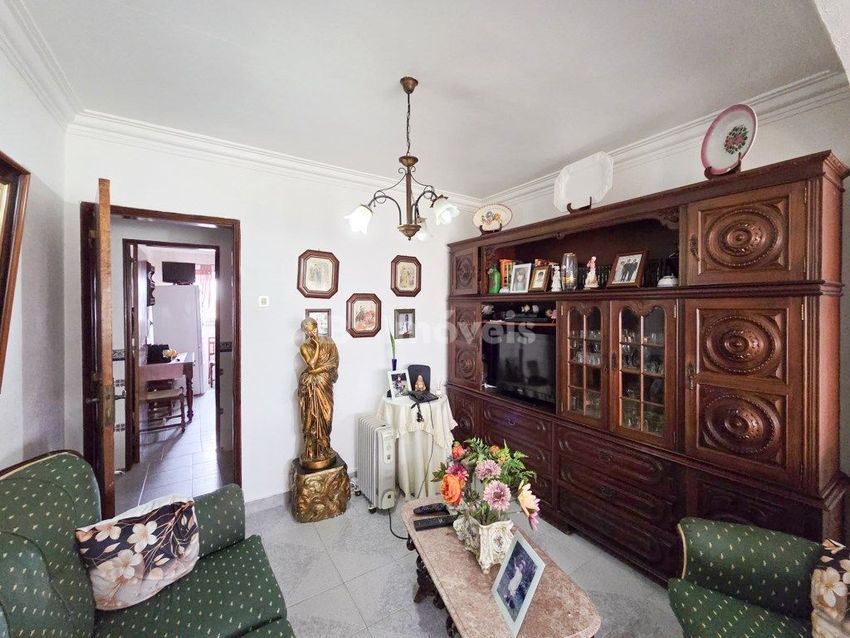 公寓 t2出售在Rua Professora Rosa Maria Pinto, 9