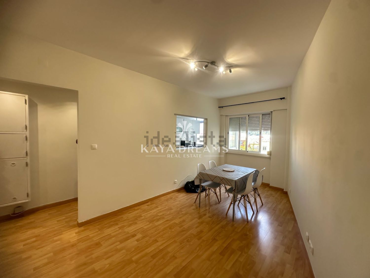 出租公寓 t2在Alto dos Moinhos - 客厅