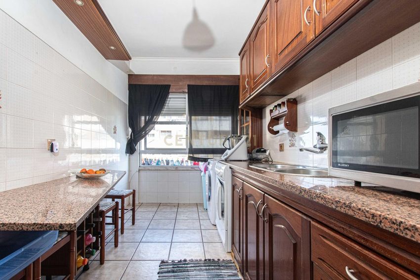 公寓 t3出售在Rua Professor Victor Manuel Morais, 2