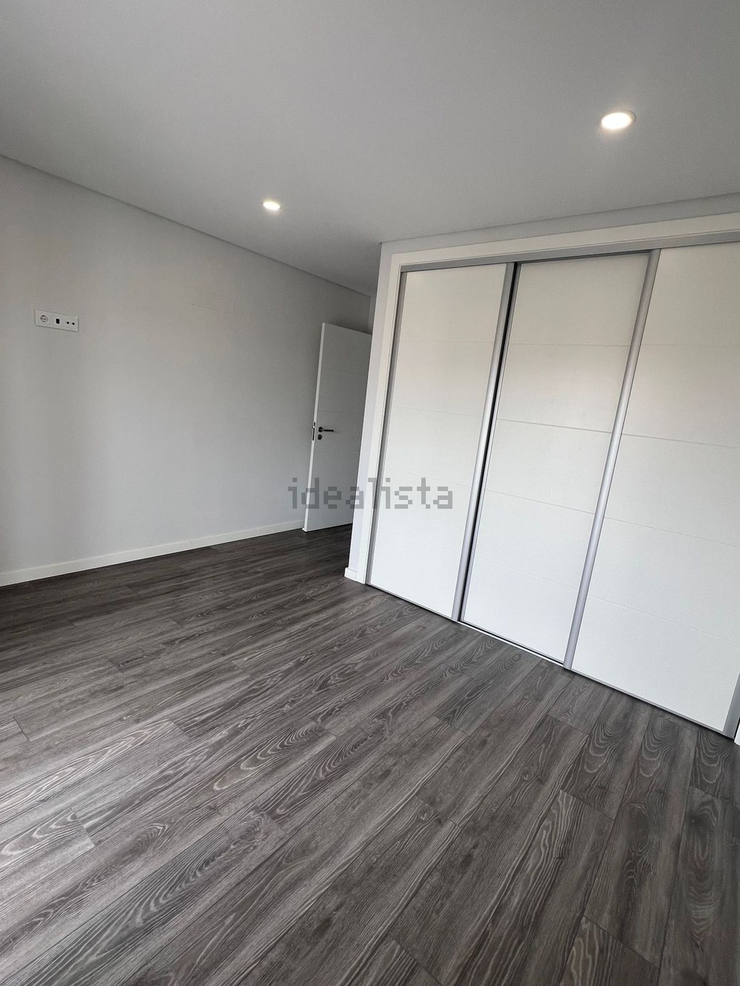 出租双拼别墅在Avenida do Seixal, 109 - 试衣间